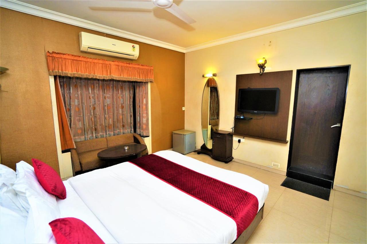 New Hotel Europa Inn Rajkot Exterior foto